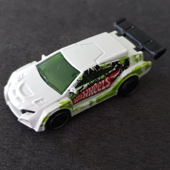 2012 Hot Wheels Loop Coupe Mattel - Picture 4 of 7